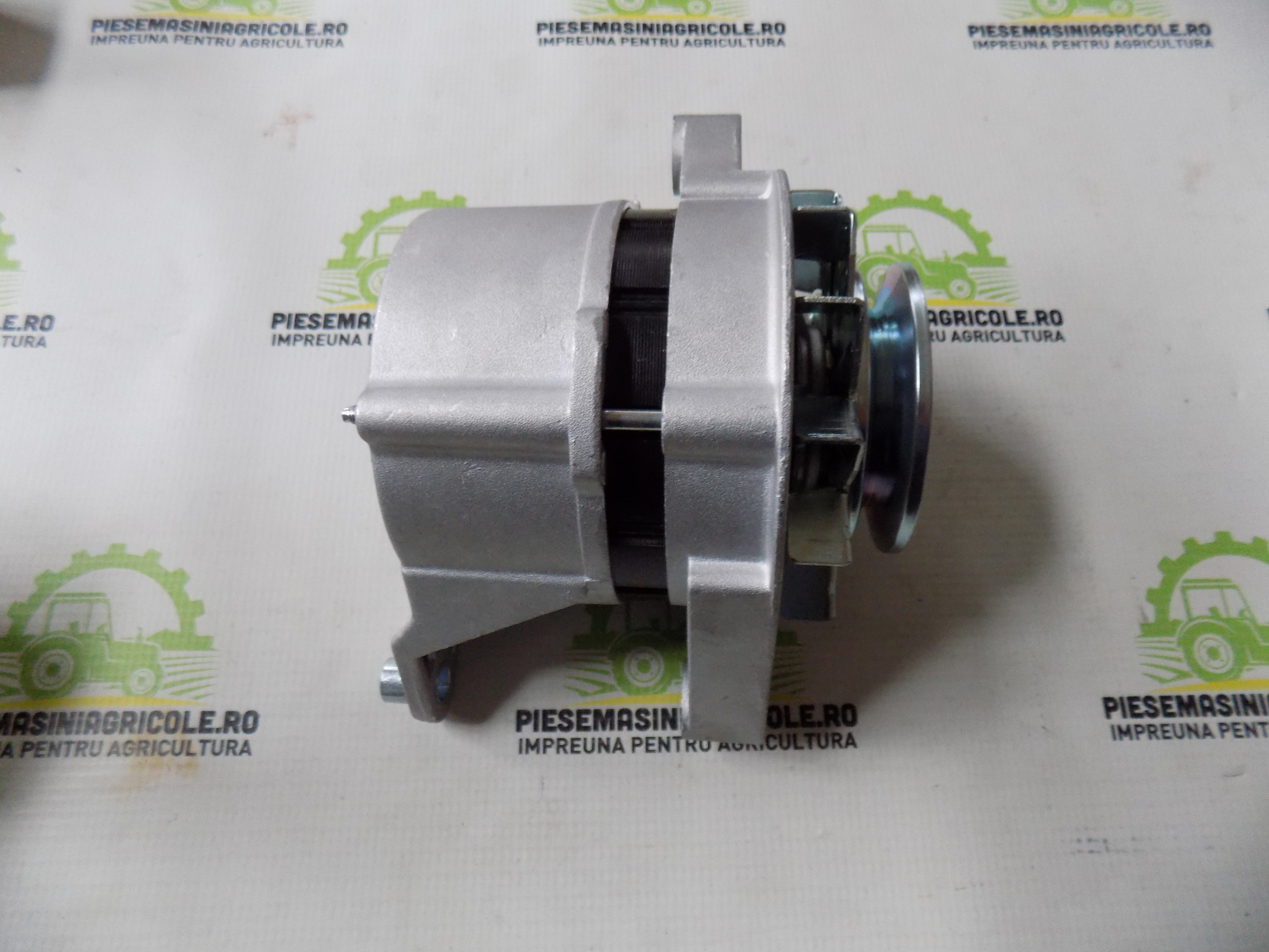 Alternator tractor fiat 14V 33A cu releu incorporat